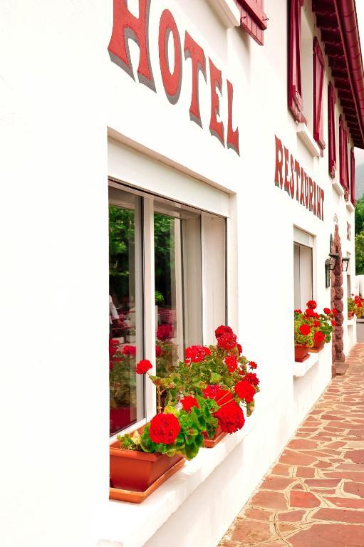Manexenea Hotel Saint-Etienne-de-Baigorry Buitenkant foto